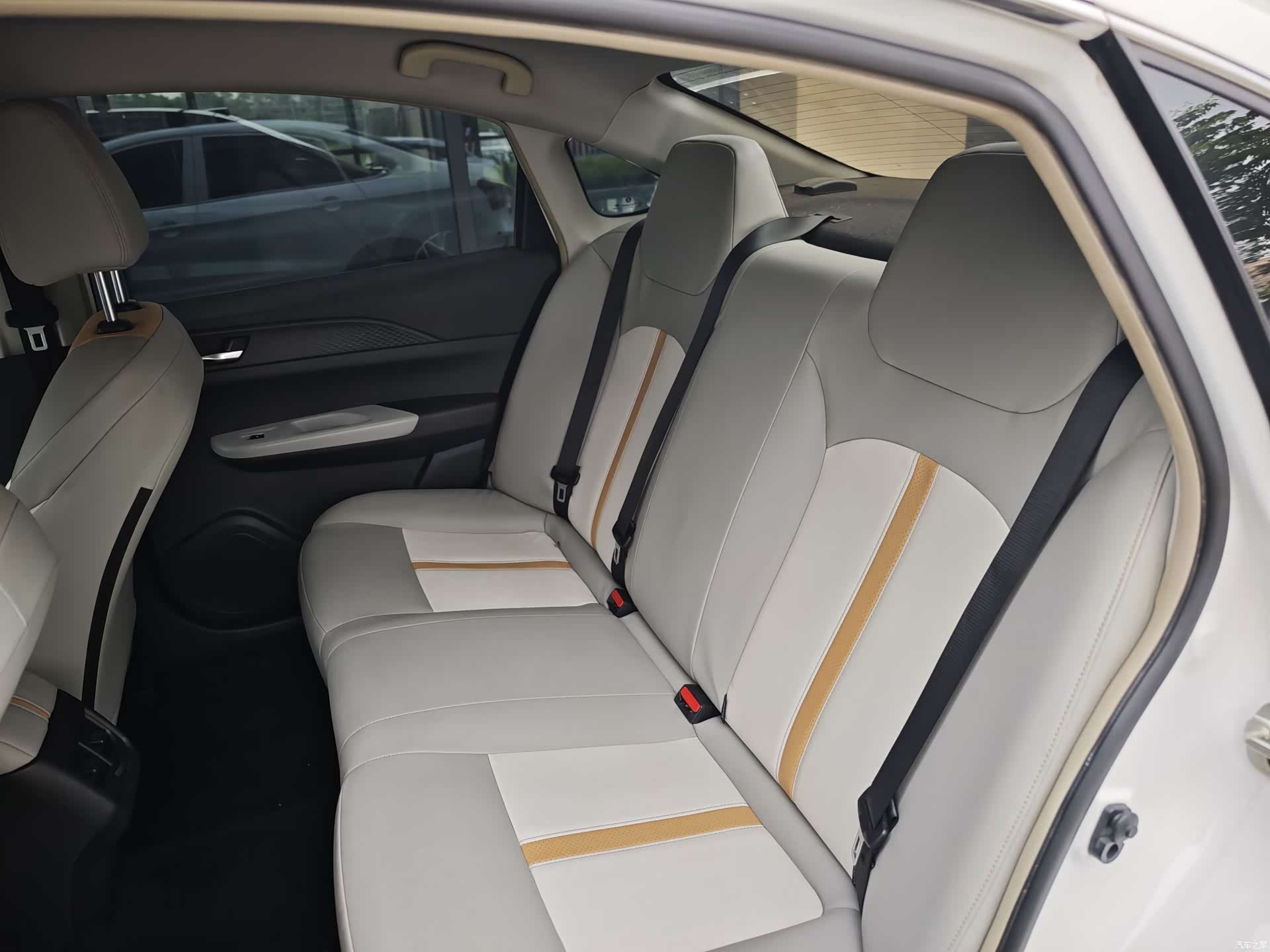DongFeng E70, 2023 10
