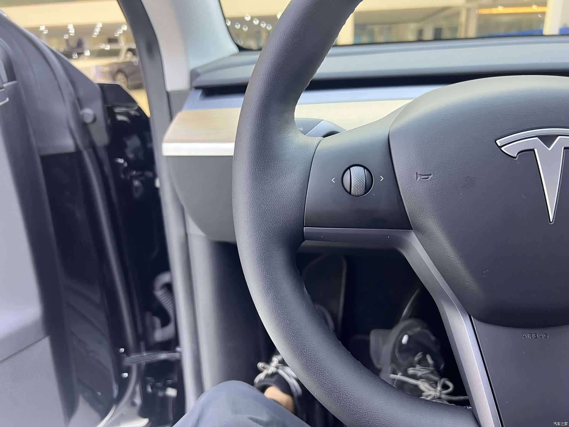Tesla Model Y, 2021 4