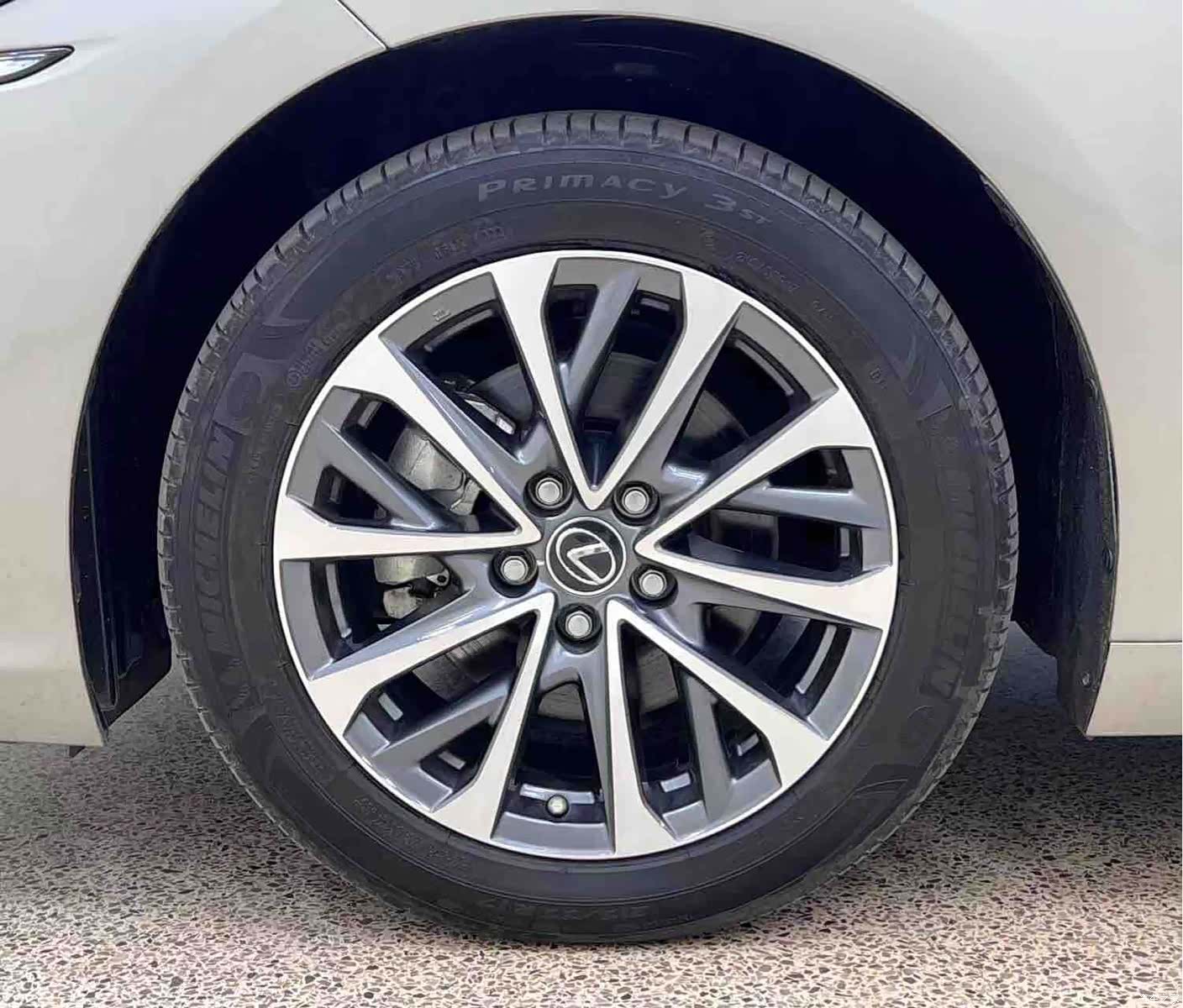 Lexus ES, 2024 7