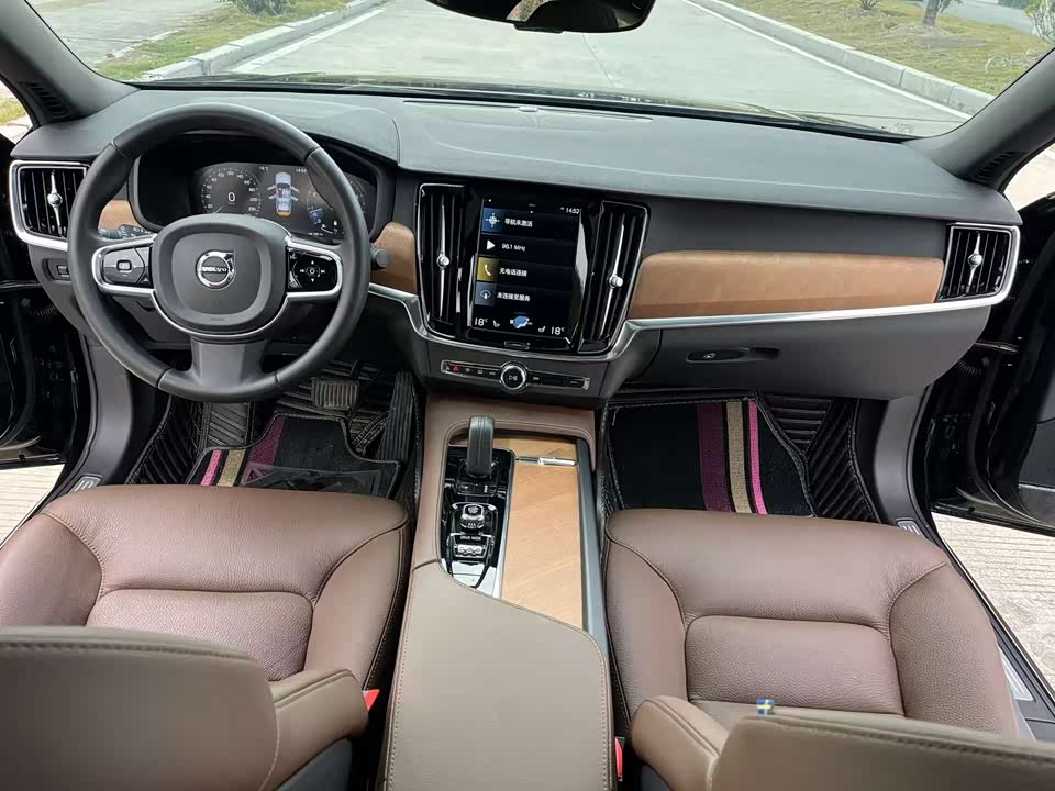 Volvo S90