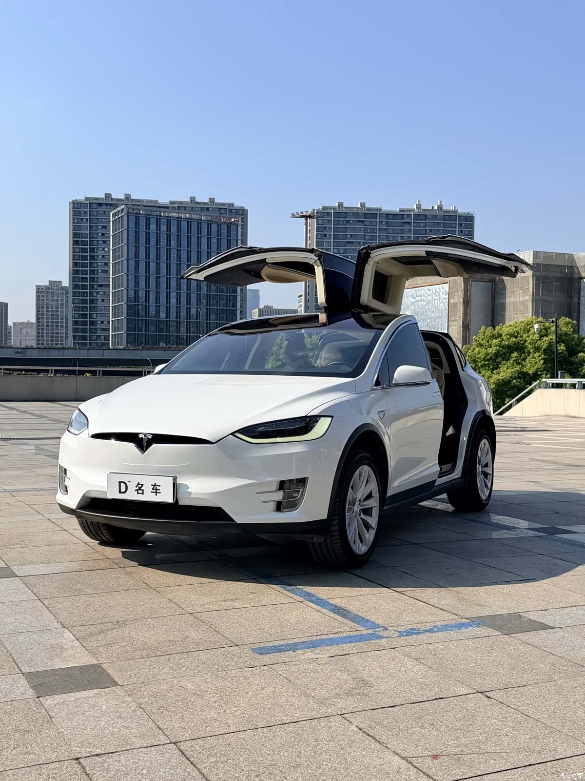 Tesla Model X, 2017 3