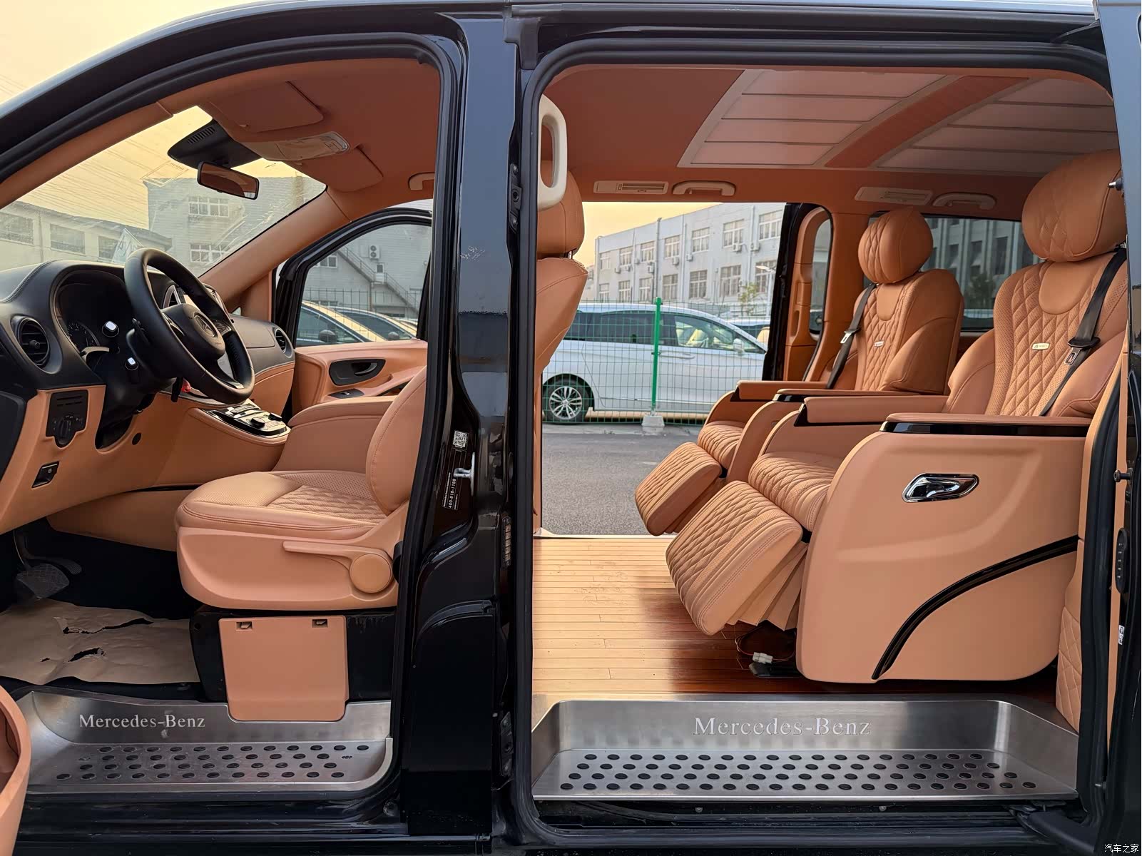 Mercedes-Benz 7, 2021 26