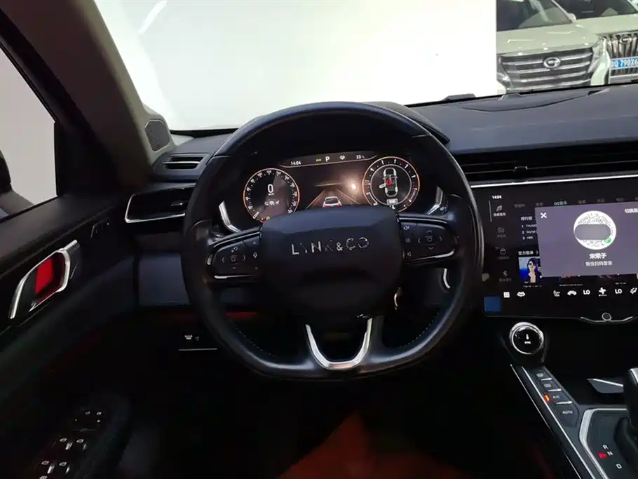 Lynk & Co 05