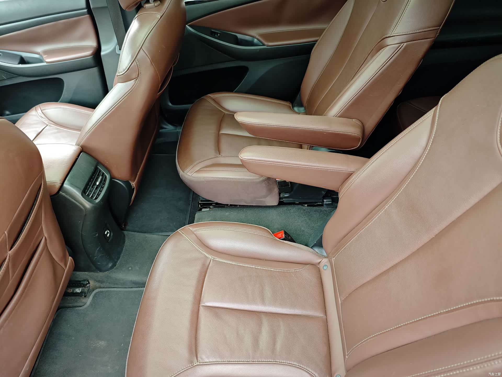 Buick GL6, 2018 13