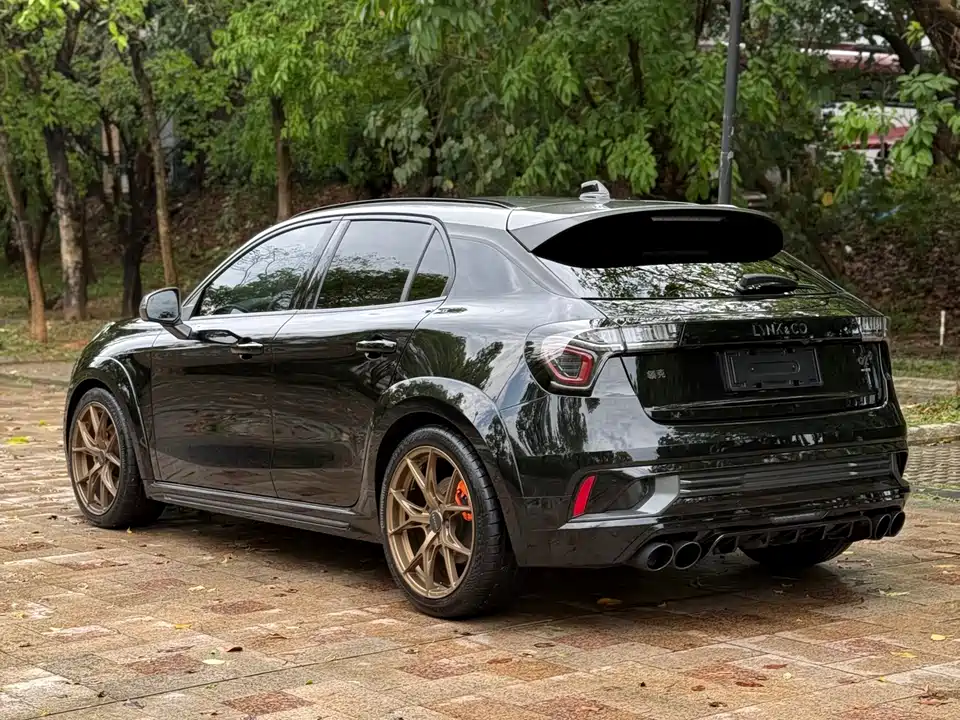 Lynk & Co 02 Hatchback