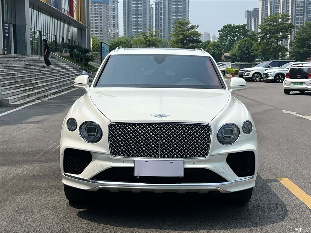 Bentley Bentayga, 2022 2