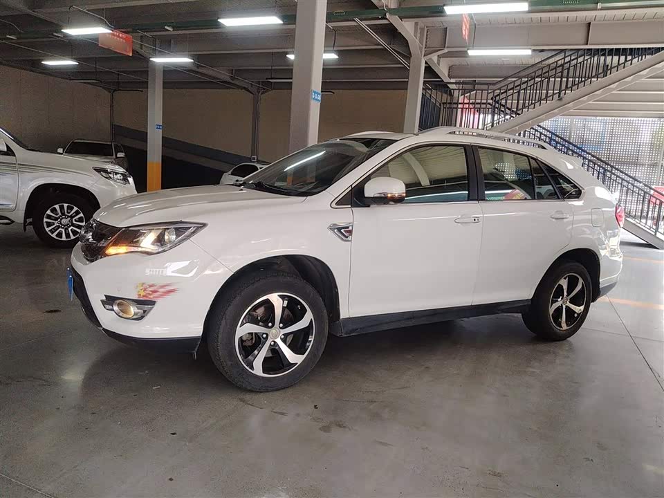 BYD S7