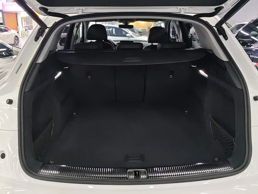 Audi Q5L 2021, фото 4