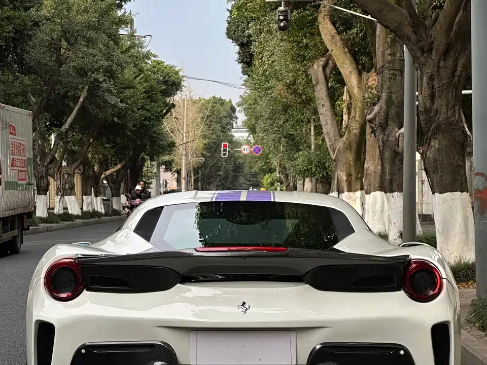 Ferrari 488