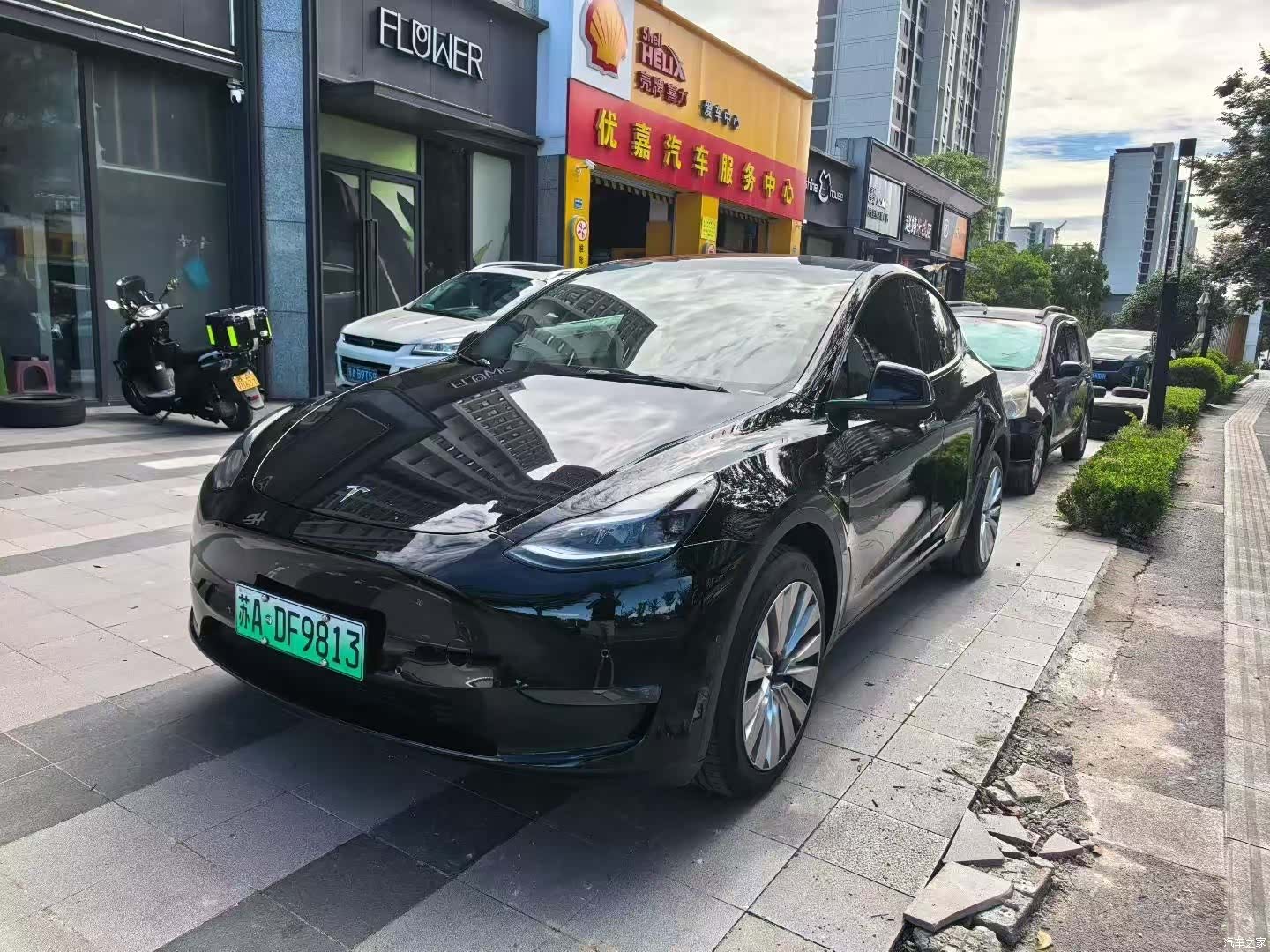 Tesla Model Y, 2023 1