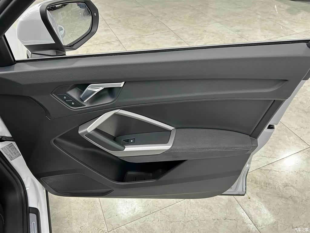 Audi Q3, 2022 12