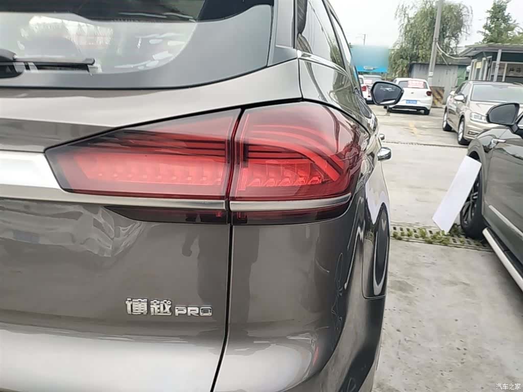Geely Boyue, 2020 8