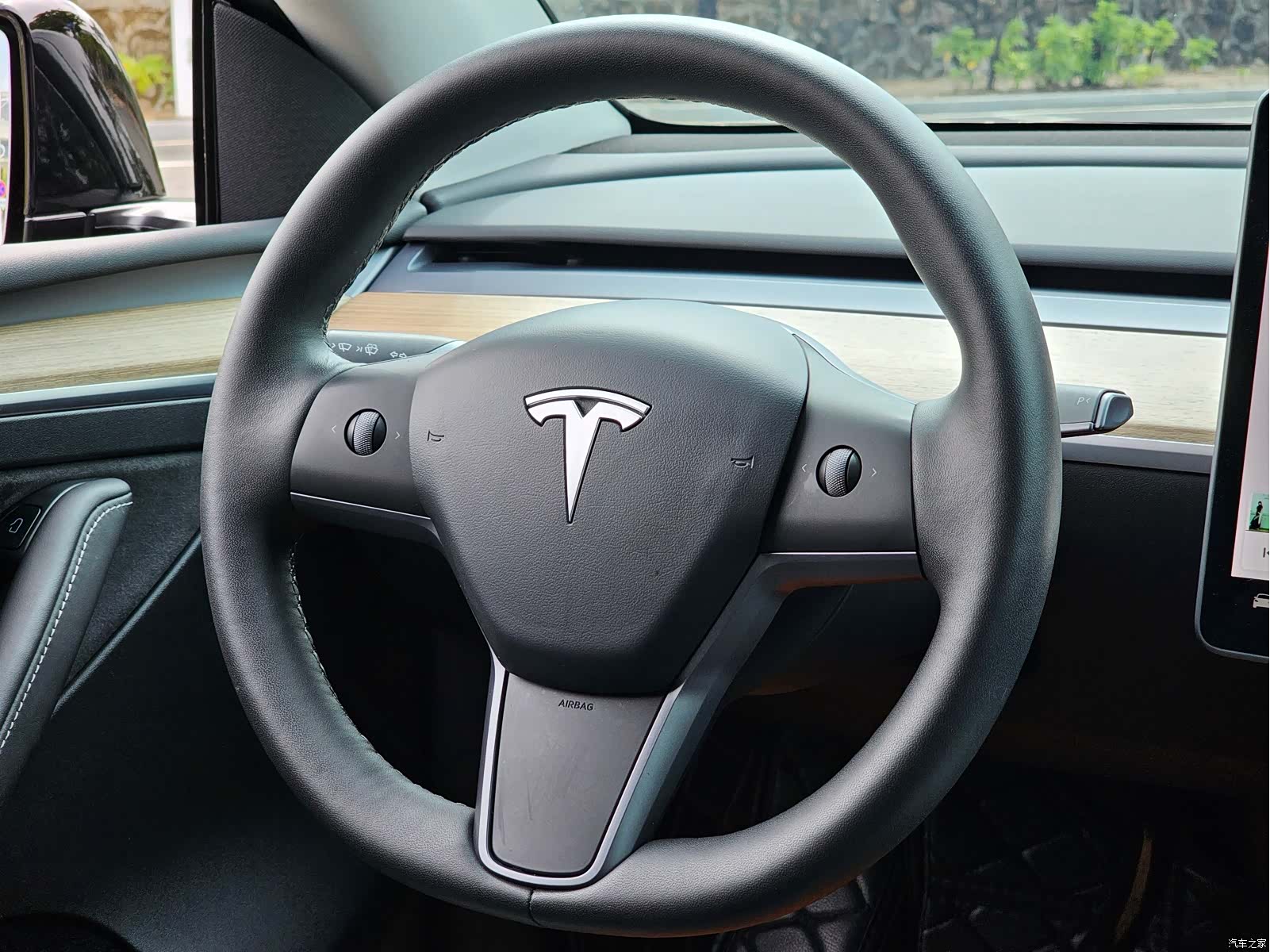 Tesla Model Y, 2021 12