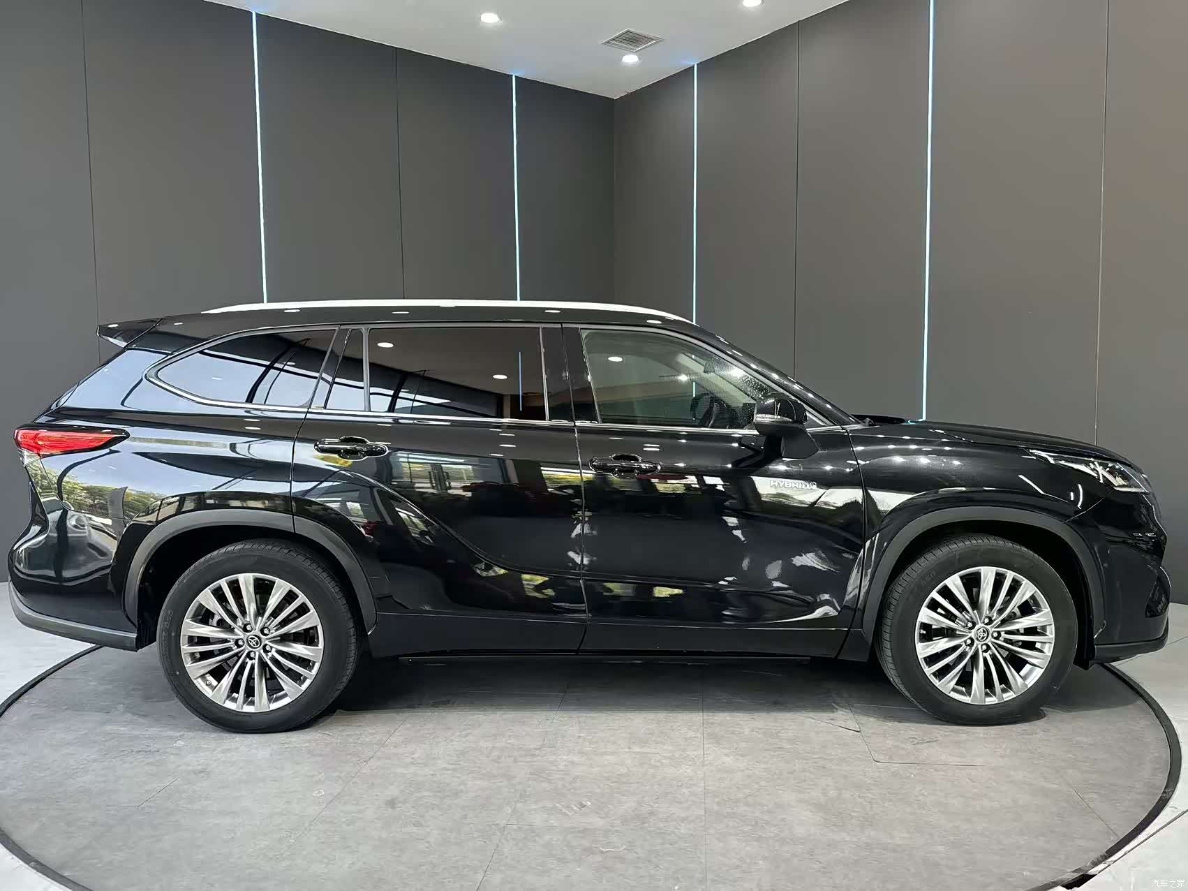 Toyota Highlander, 2021 все фото