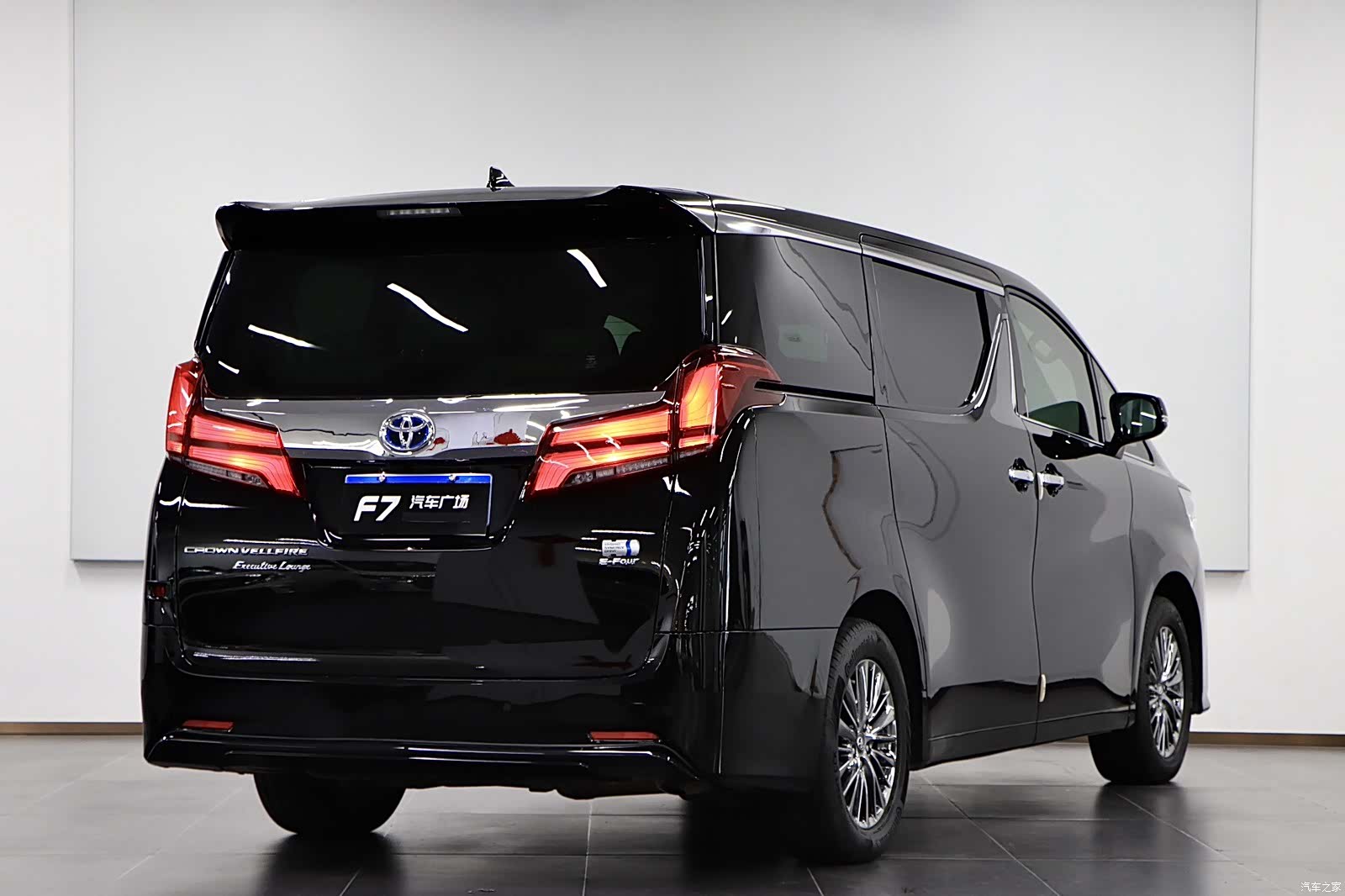 Toyota Vellfire, 2022 6