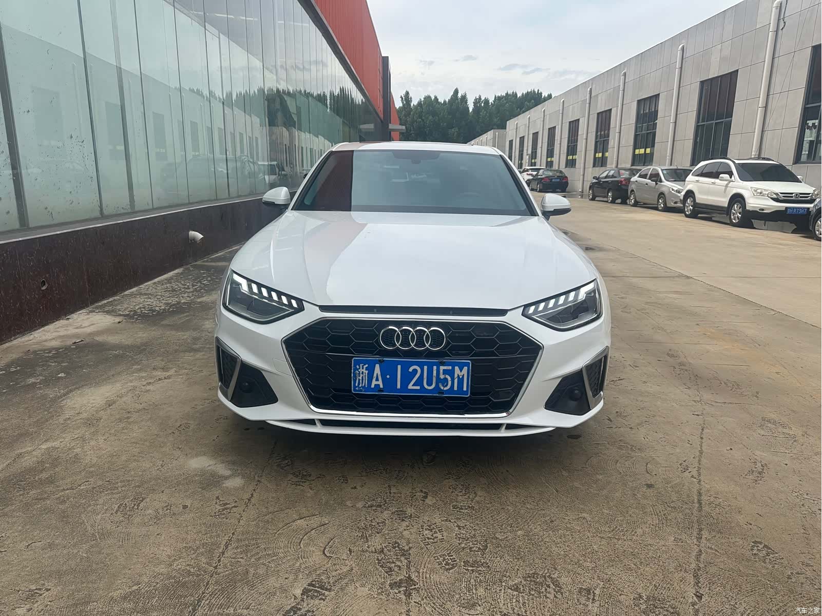 Audi A4L, 2021 1