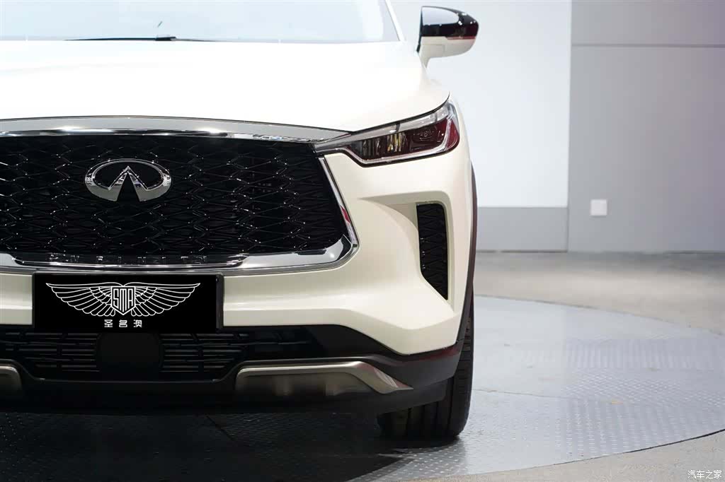 Infiniti QX60, 1900 3