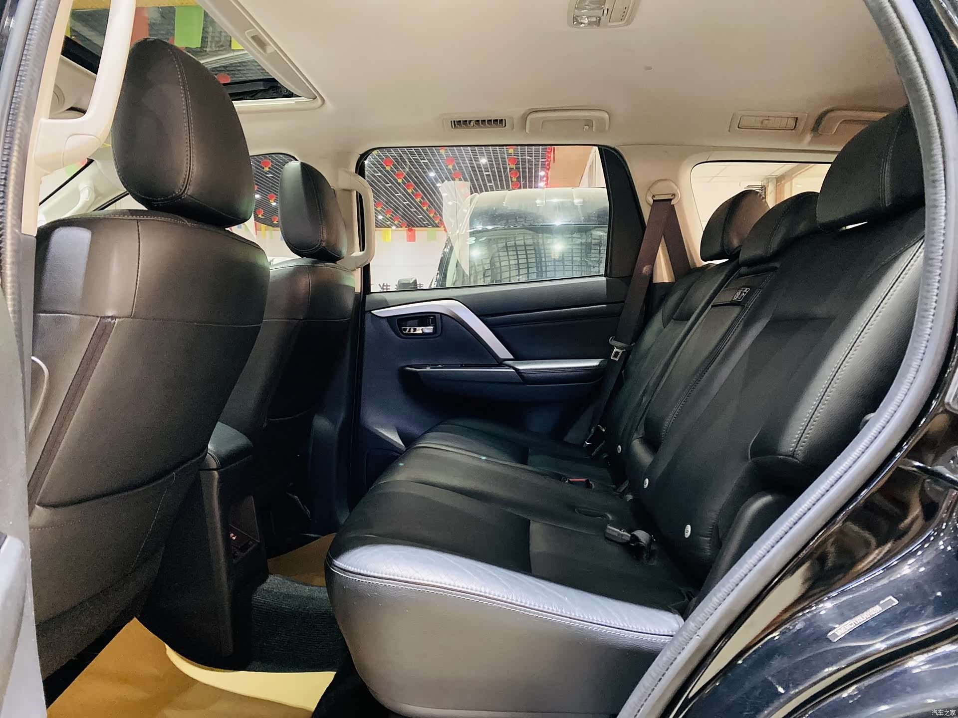 Mitsubishi Pajero, 2020 13