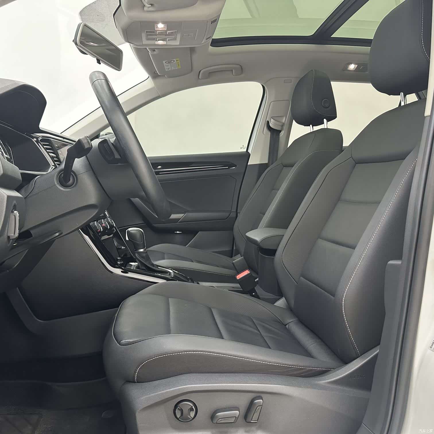 Volkswagen T-ROC, 2022 7