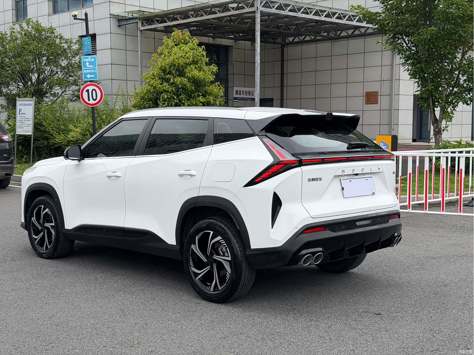 Geely Boyue, 2023 все фото