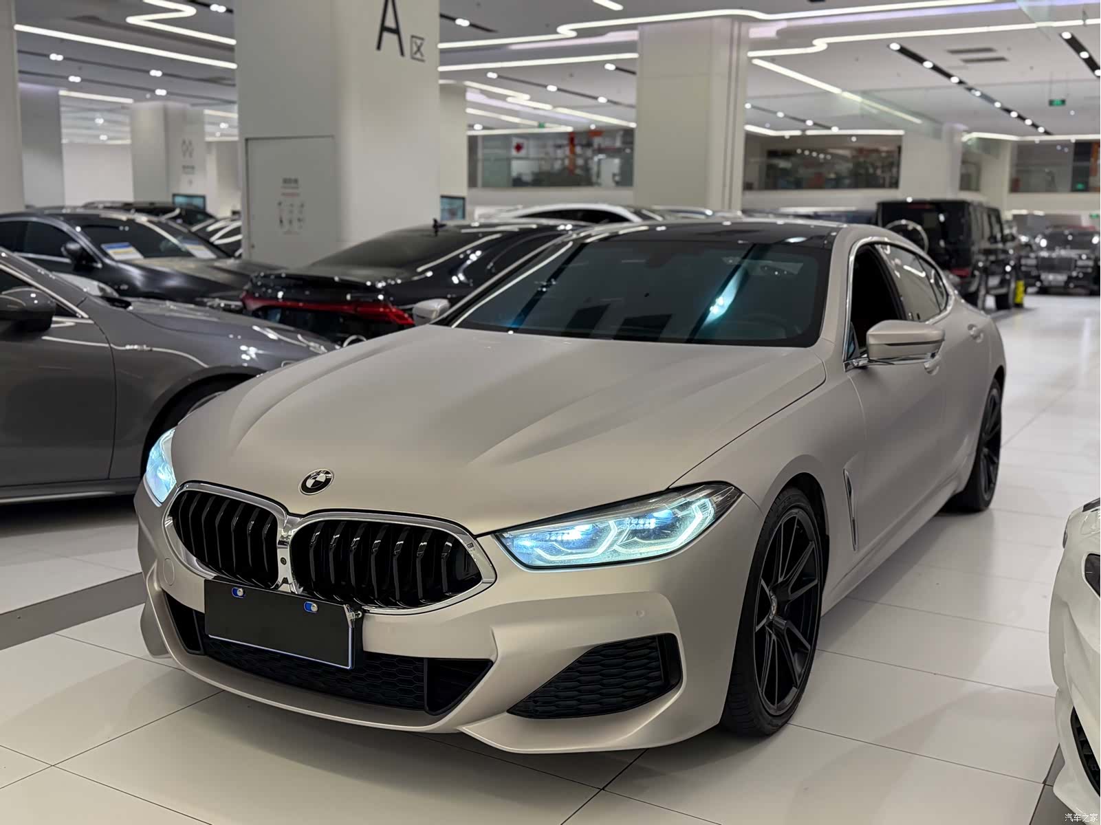 BMW 8 Series, 2019 1