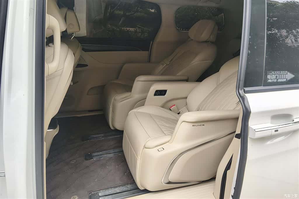 Buick GL8, 2023 11