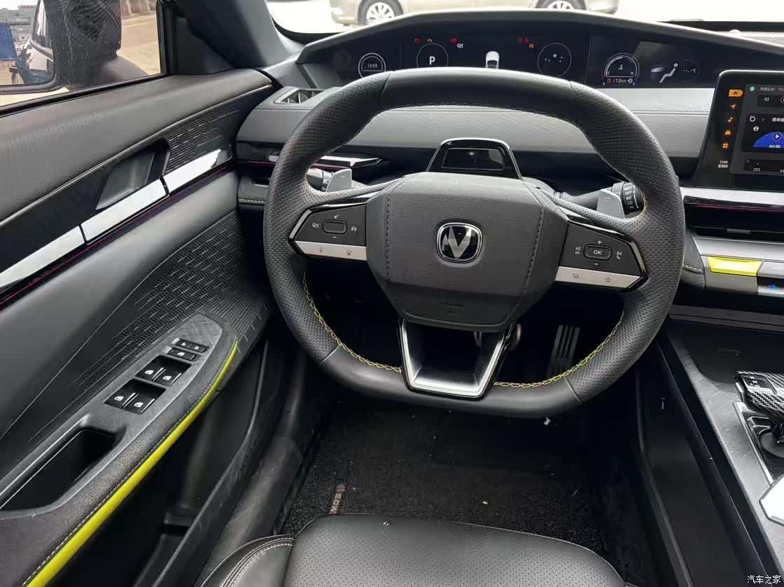 Changan UNI-V, 2022 15