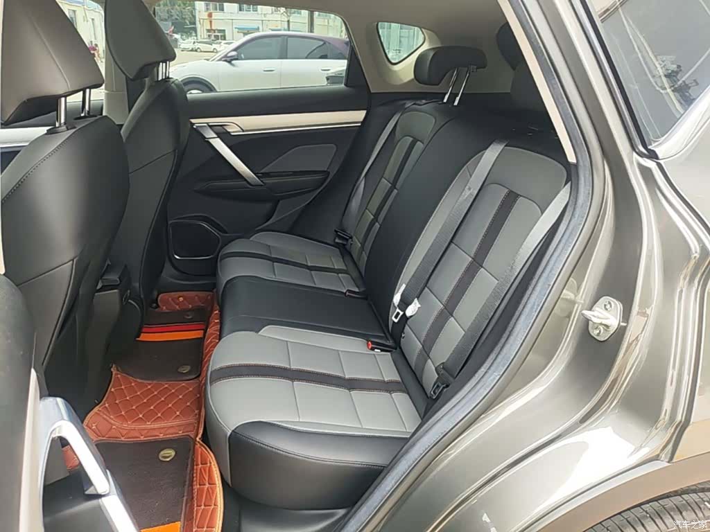 Geely Coolray, 2025 17