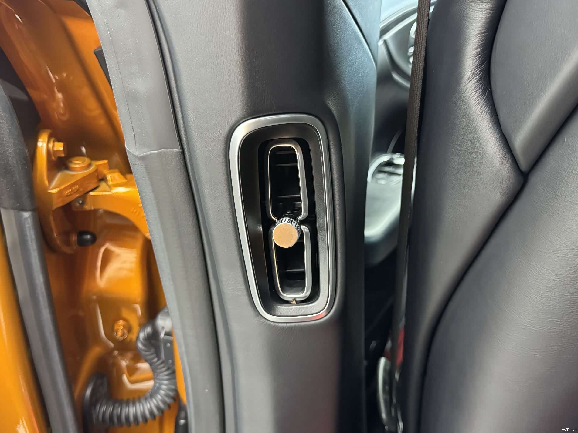 Aston Martin DBX, 2022 18