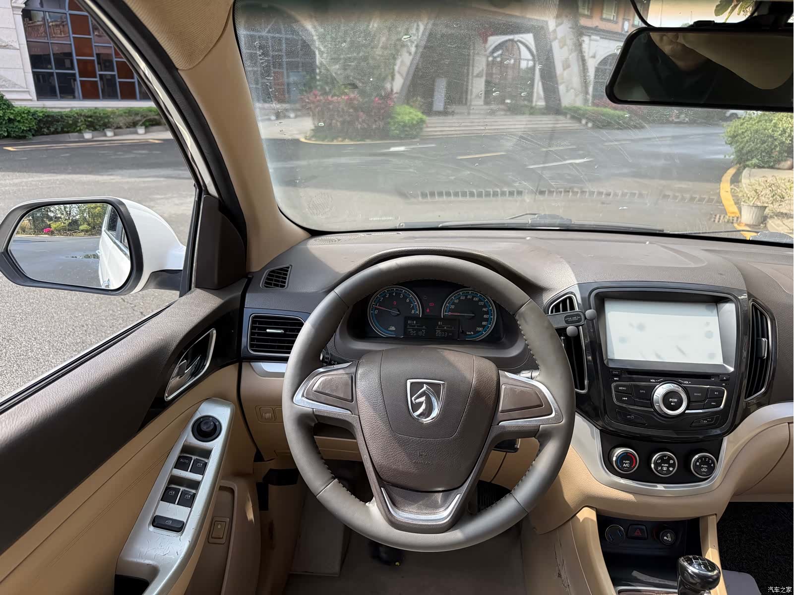 Wuling 730, 2015 12