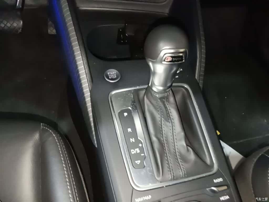 Audi Q2L, 2020 14