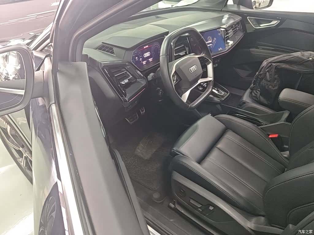 Audi Q4 e-tron, 2023 16