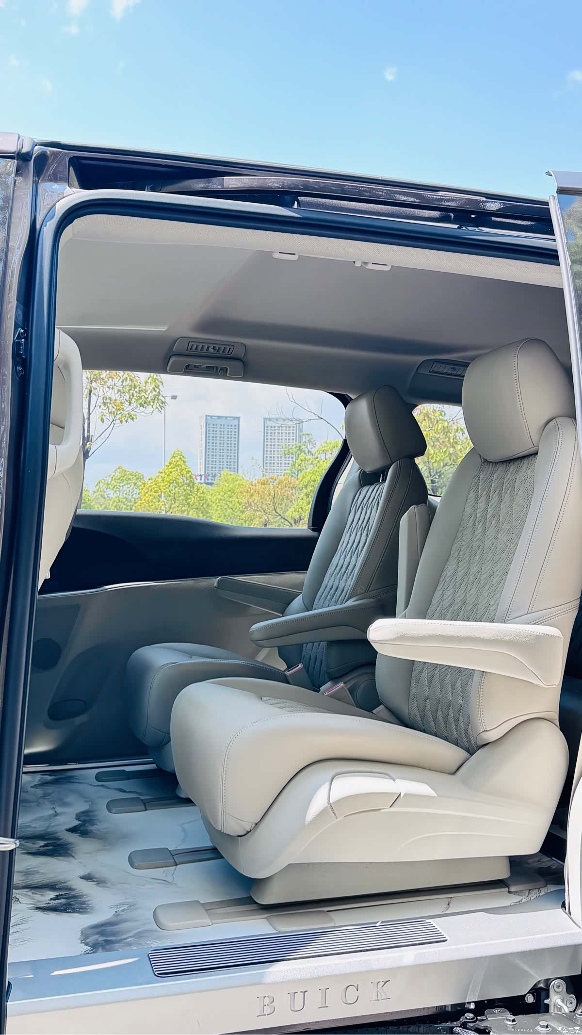 Buick GL8, 2022 13