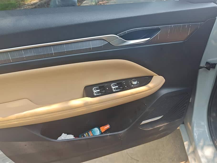 Geely Emgrand L HiP Geely Emgrand L HiP