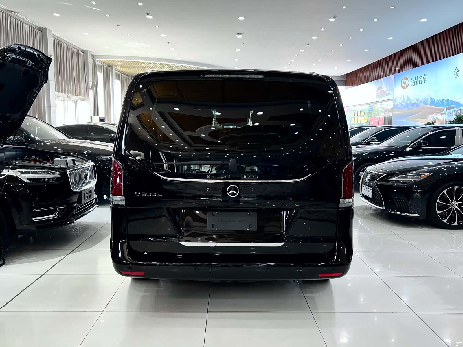 Mercedes-Benz V-Class, 2025 все фото