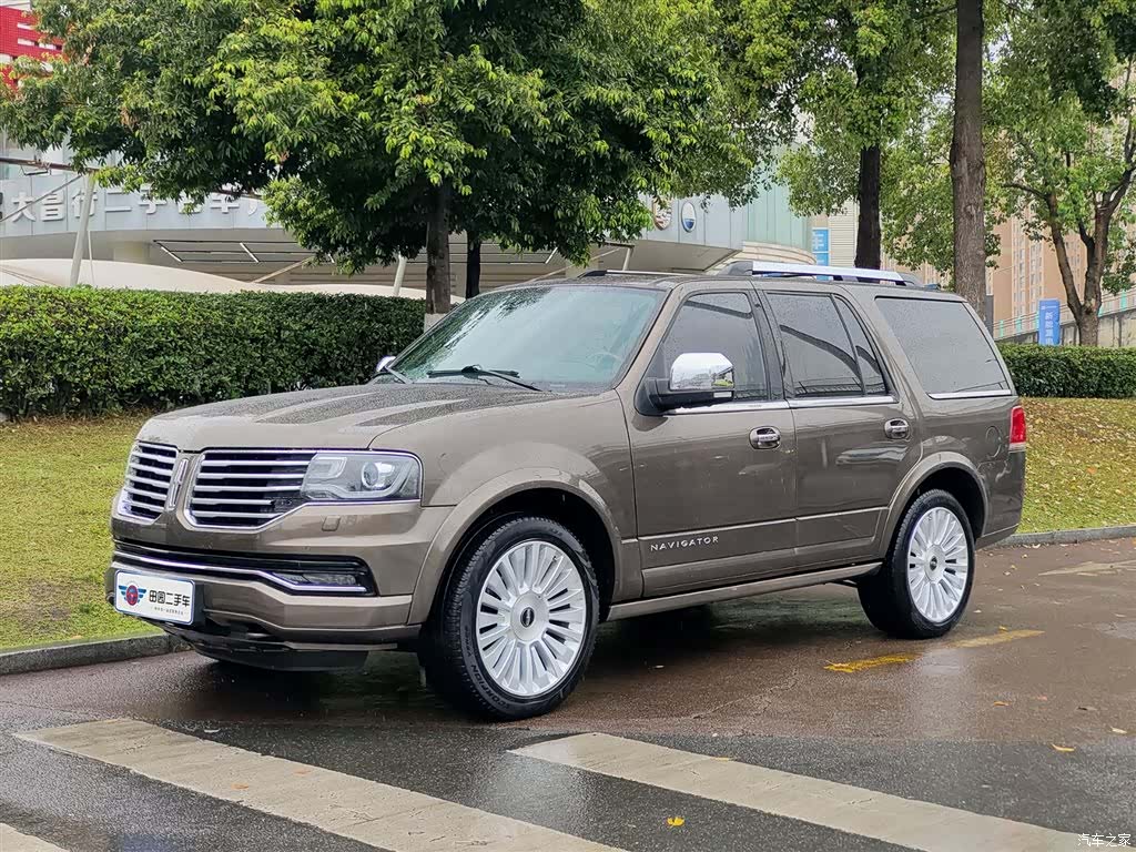 Lincoln Navigator