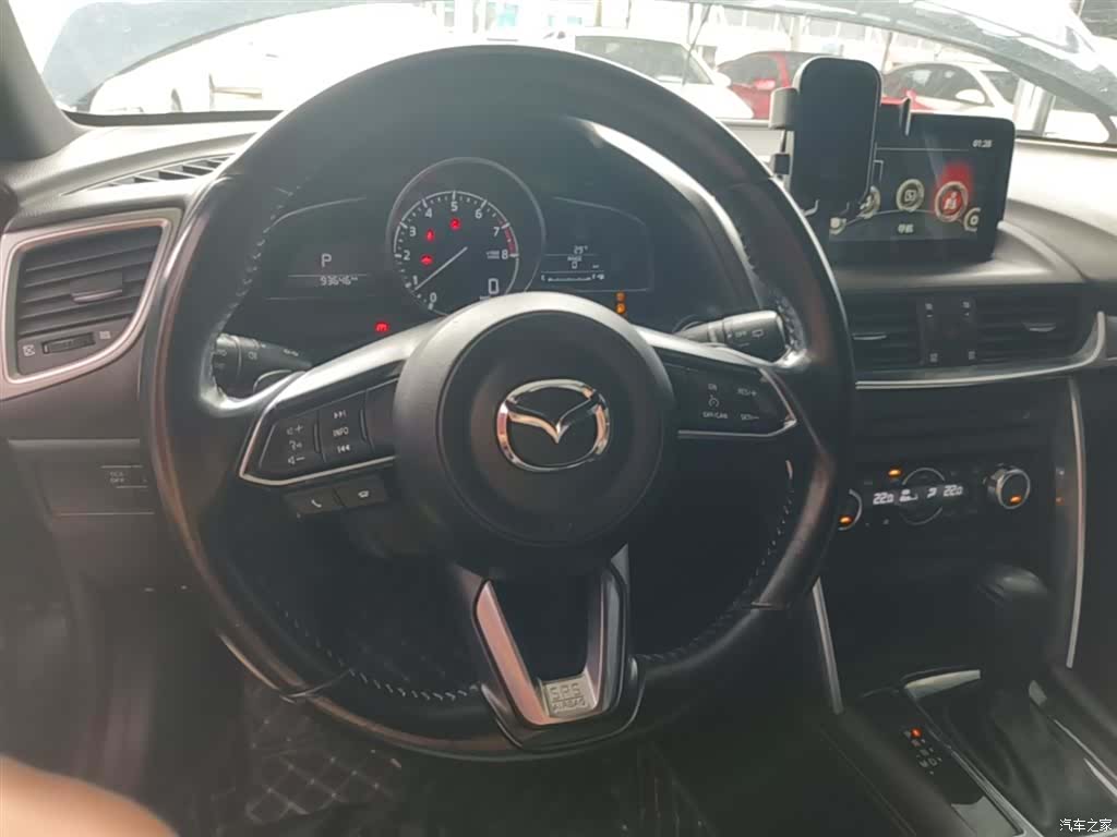 Mazda CX-4, 2018 11