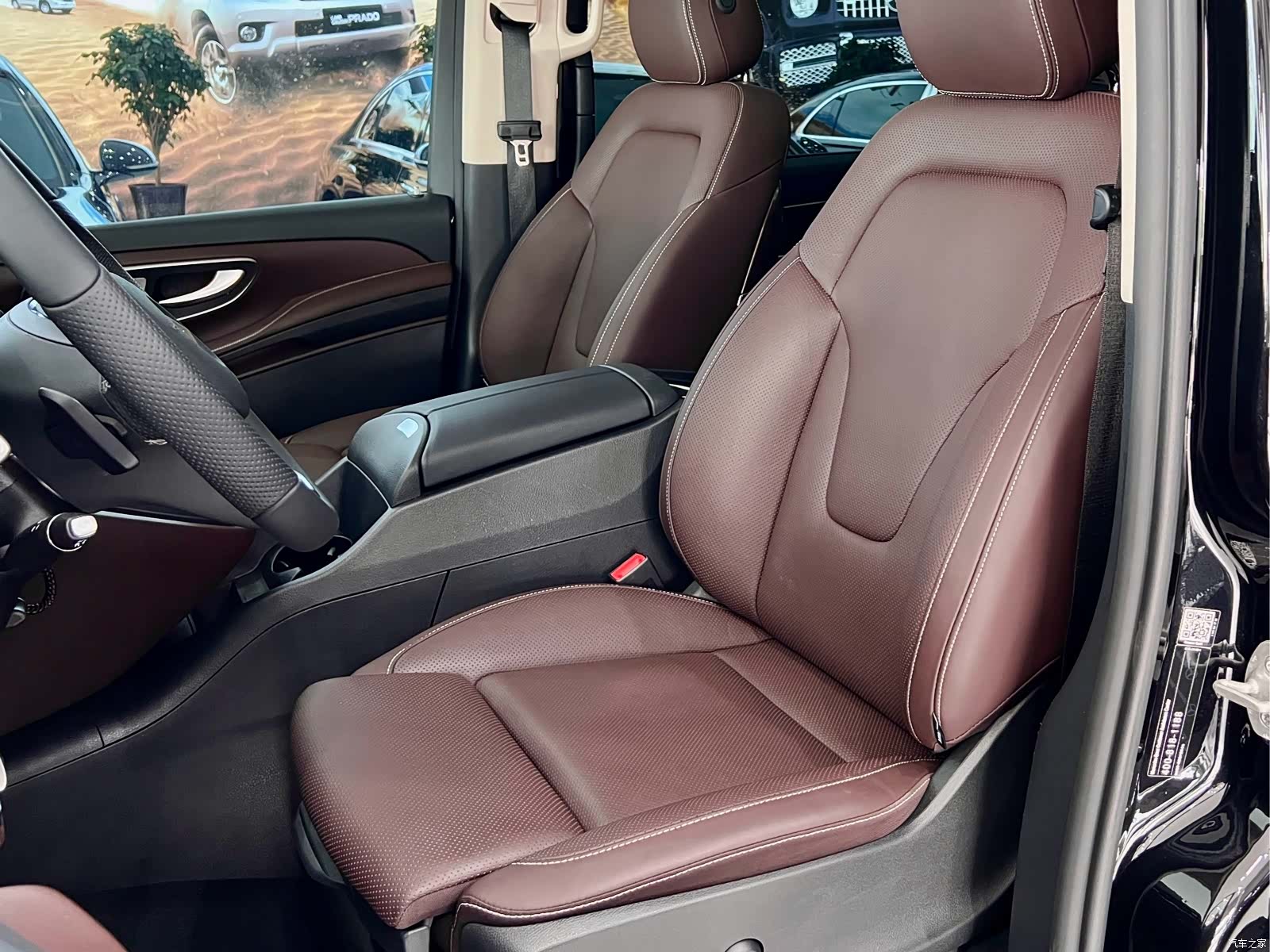 Mercedes-Benz V-Class, 2024 6