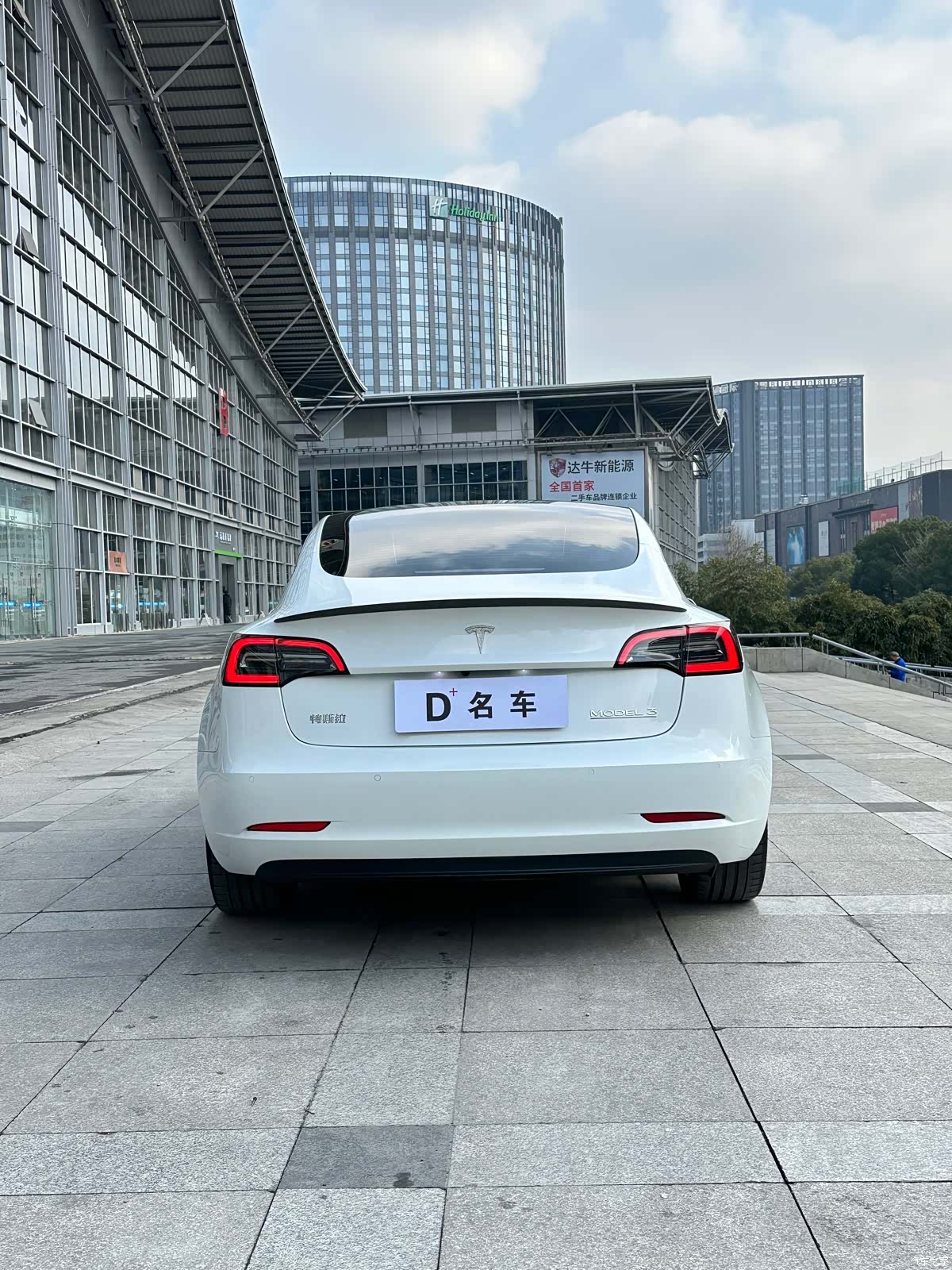 Tesla Model 3, 2022 13