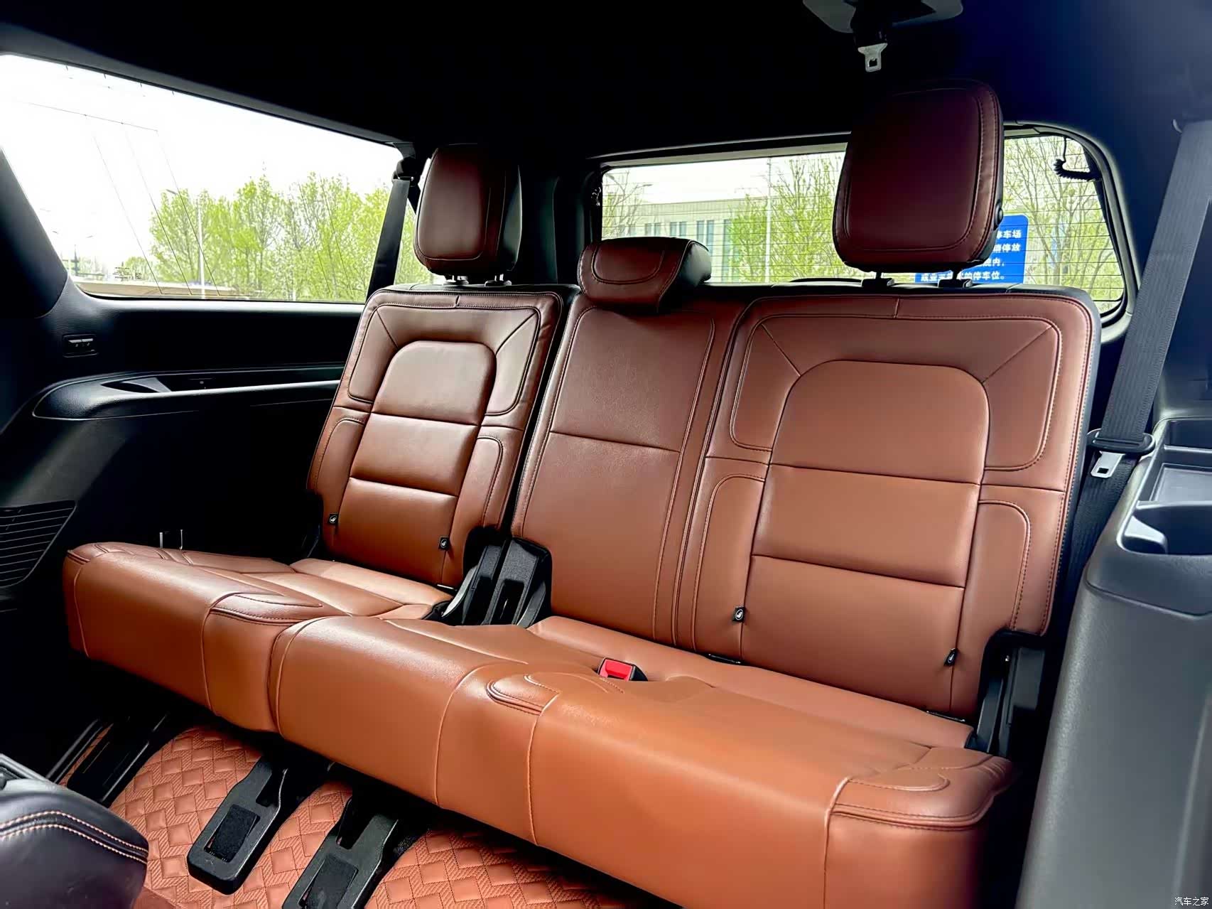 Lincoln Navigator, 2019 13