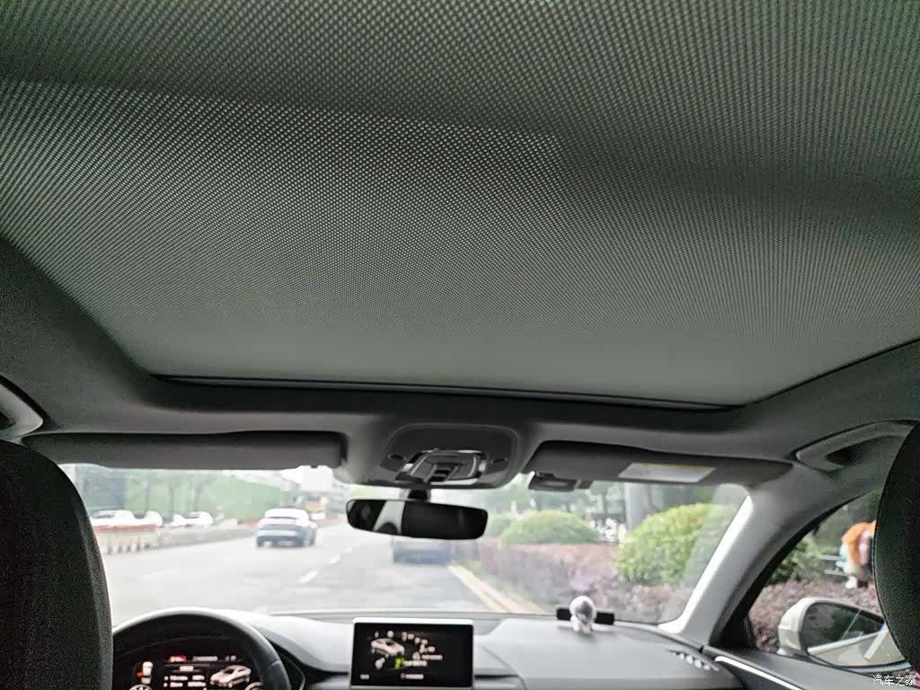 Audi A4L, 2019 9