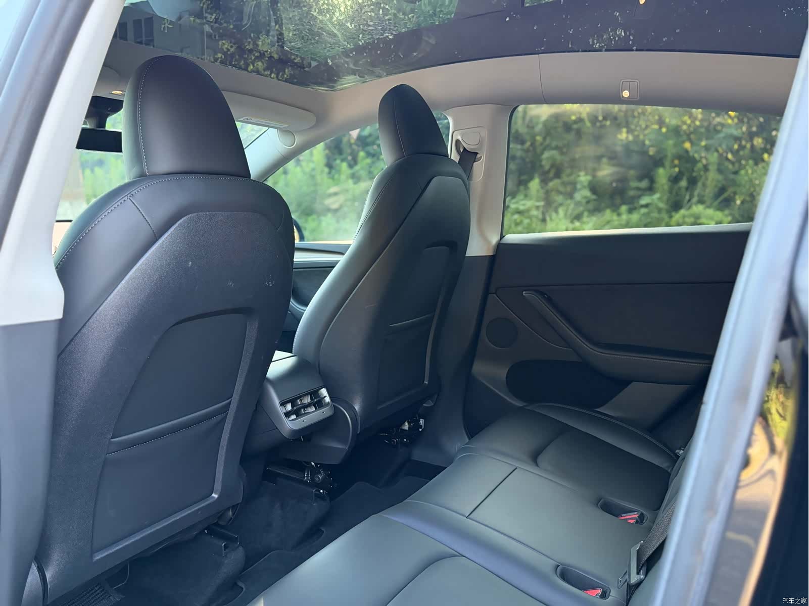 Tesla Model Y, 2023 13