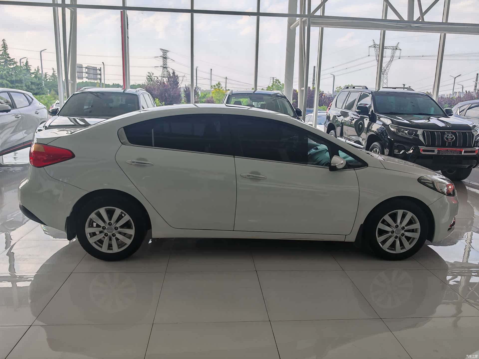 Kia K3, 2014 4