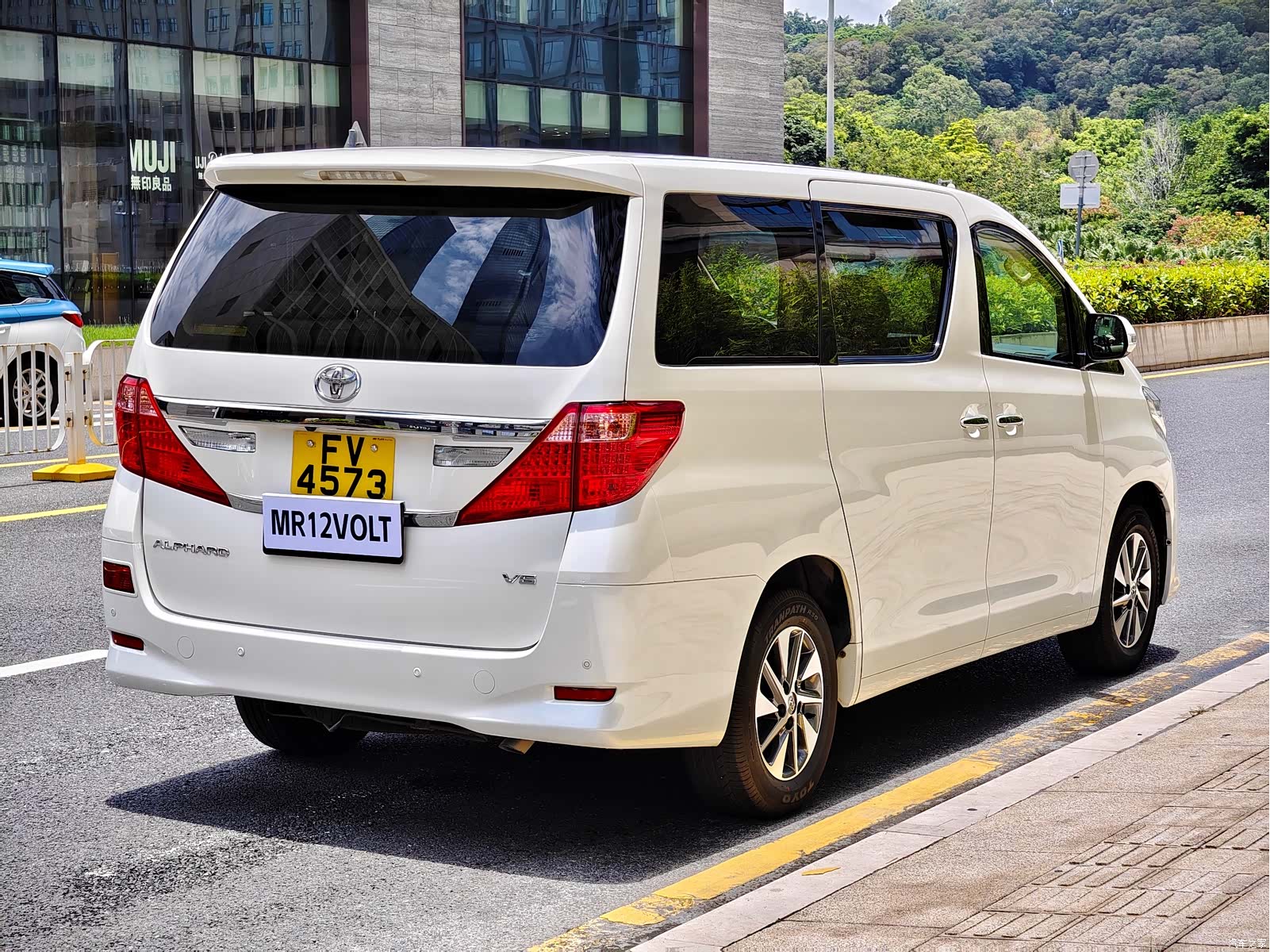 Toyota Alphard, 2012 все фото