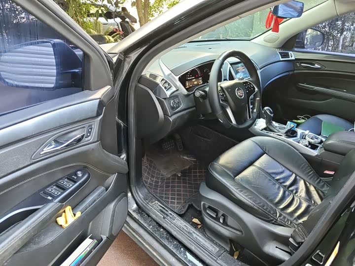 Cadillac SRX 2014 3.0L Комфорт