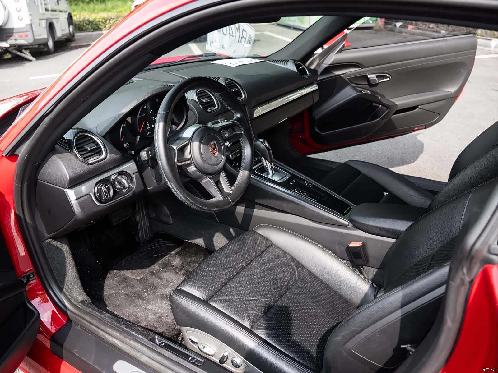 Porsche Cayman, 2017 все фото