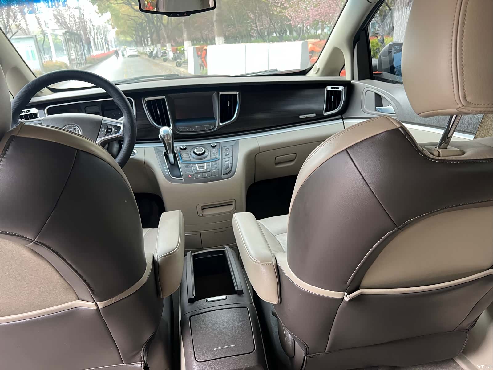 Buick GL8, 2014 13