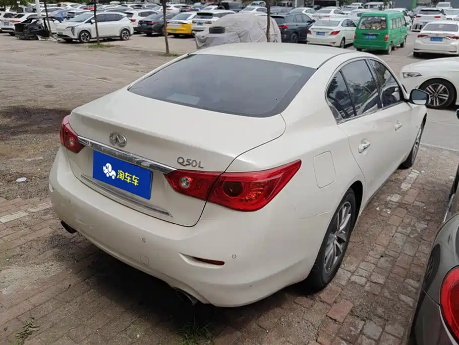 Infiniti Q50L