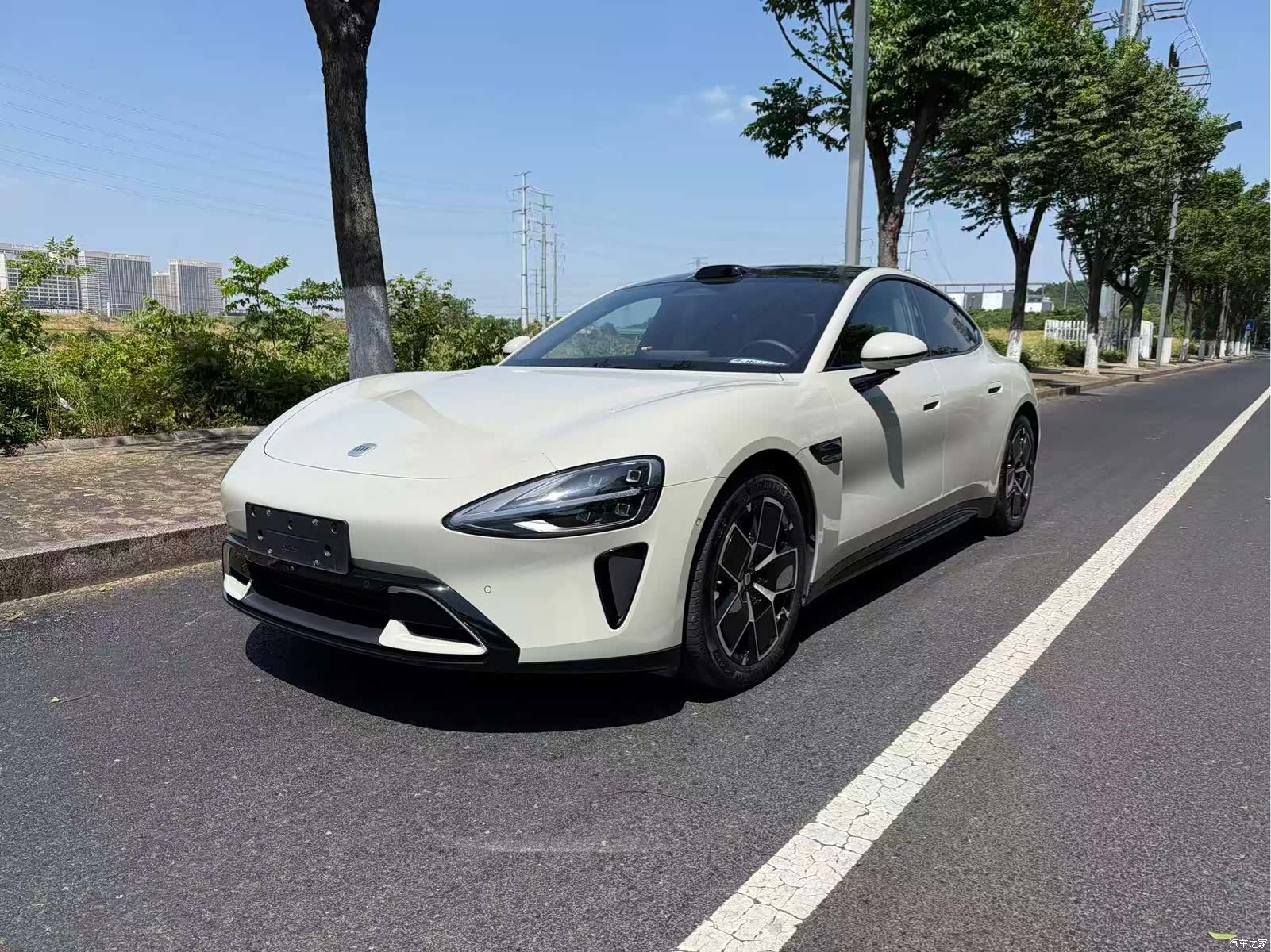 Xiaomi SU7, 2025 1