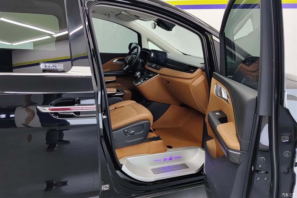 Hongqi HQ9, 2024 8